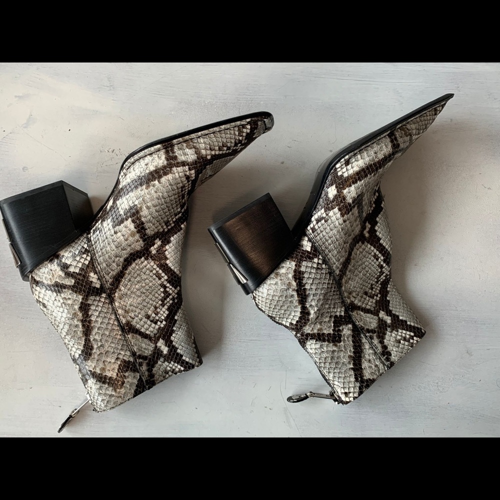 ❌SOLD❌Alexander Wang Gray Snakeskin Embossed Leather Square Toe Ankle Booties - Picture 5 of 11